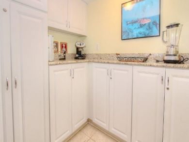Luxury Three Bedroom on Beach and Ful Gulf Views
